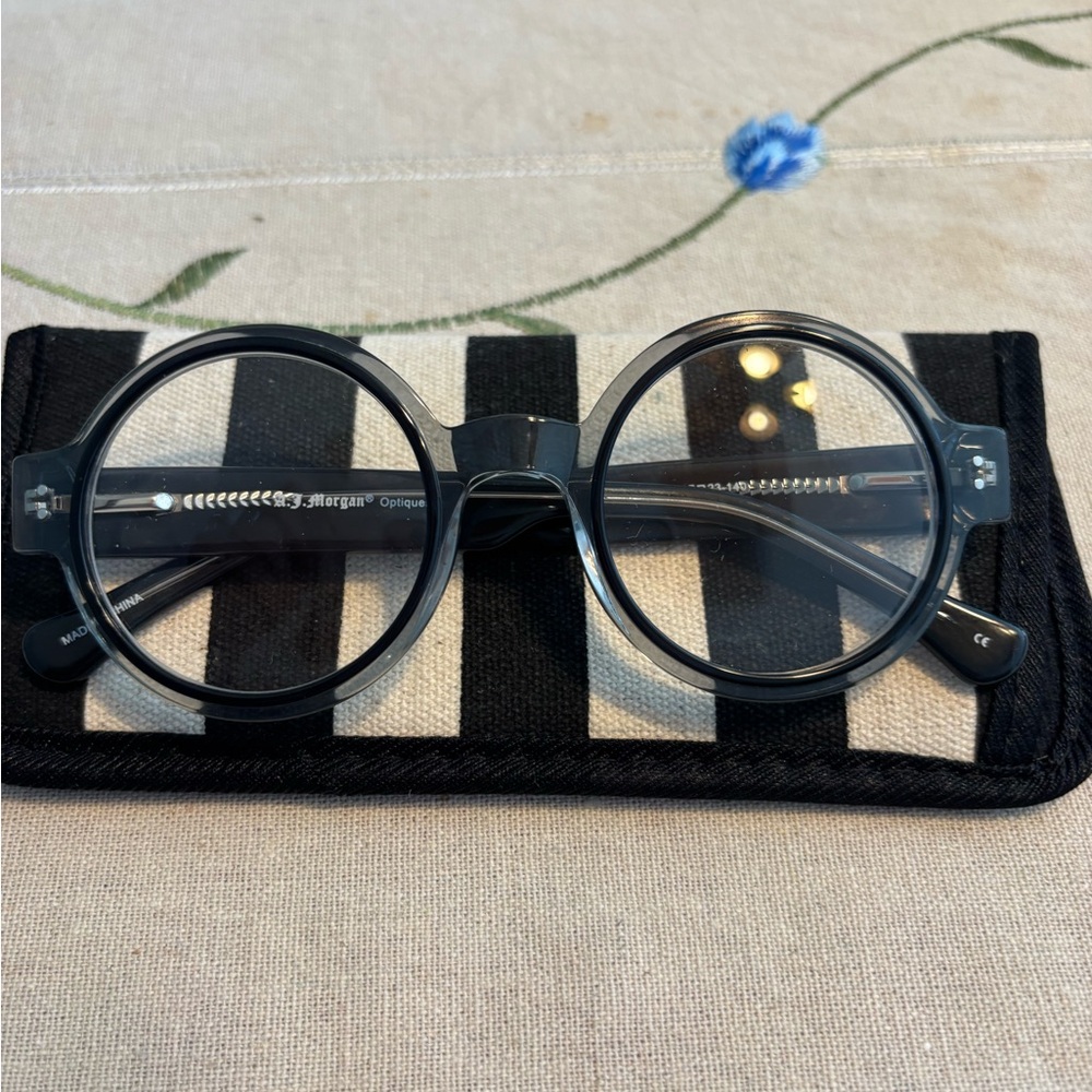 AJ Morgan Black Round reader Glasses